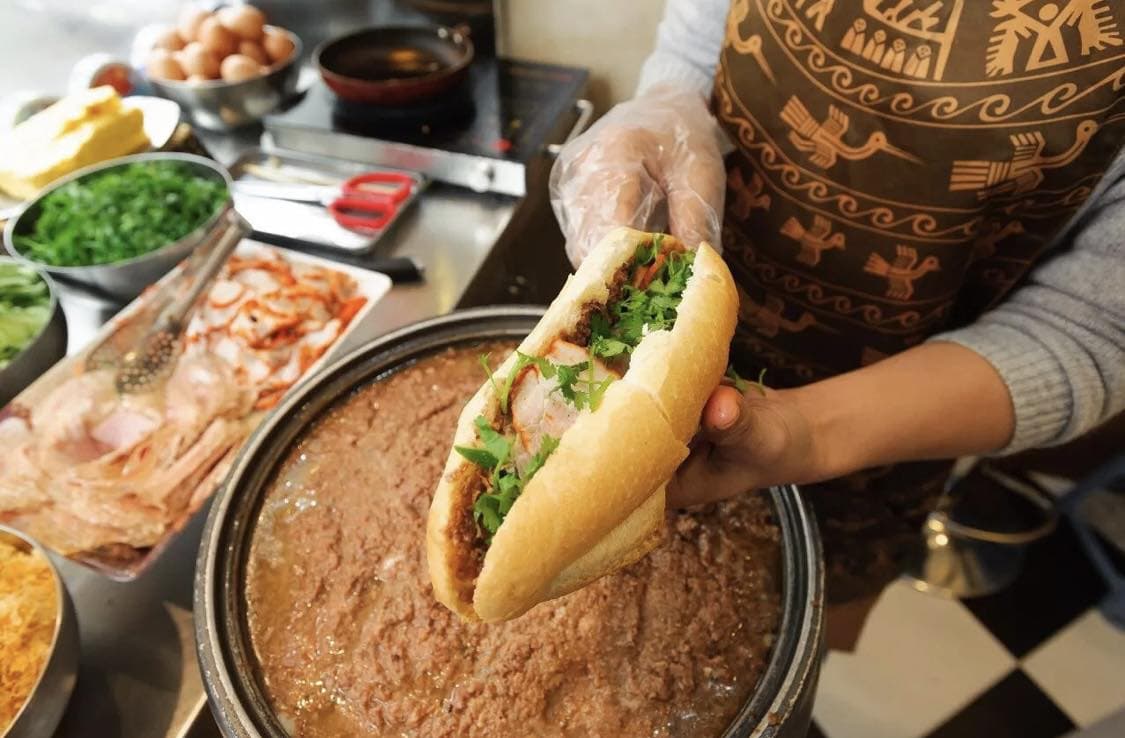 BÁNH MÌ VIỆT NAM – TỪ VỈA HÈ ĐẾN ĐỈNH CAO THẾ GIỚI 